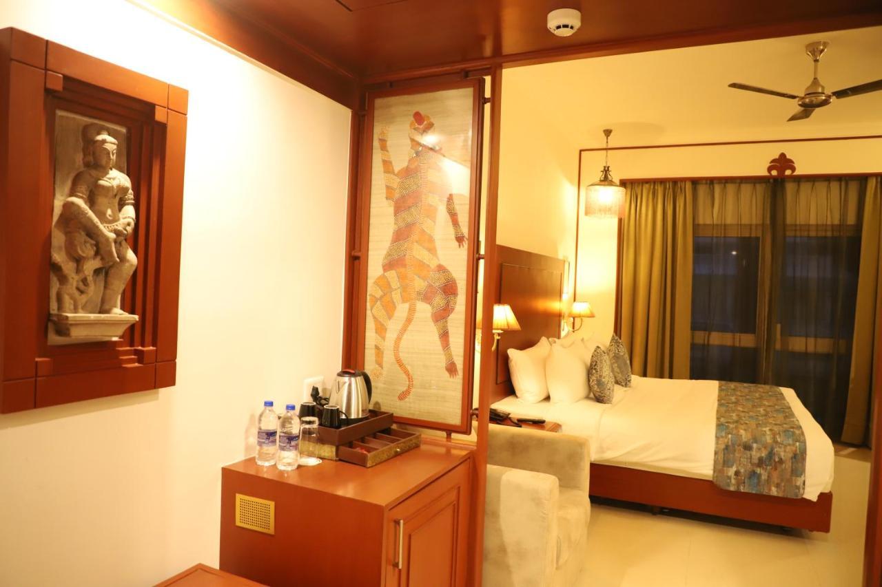 Hotel Chandela ขชุราโห ภายนอก รูปภาพ