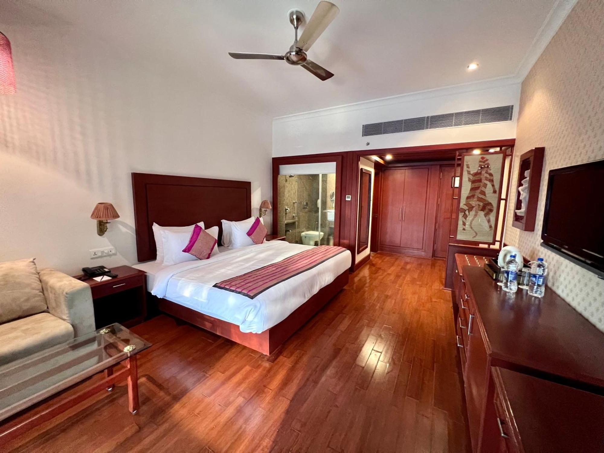 Hotel Chandela ขชุราโห ภายนอก รูปภาพ