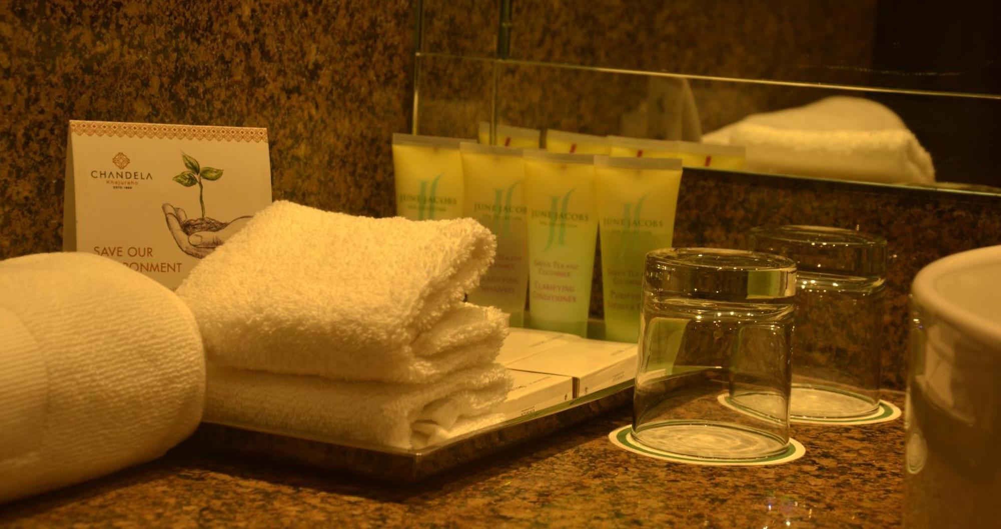 Hotel Chandela ขชุราโห ภายนอก รูปภาพ